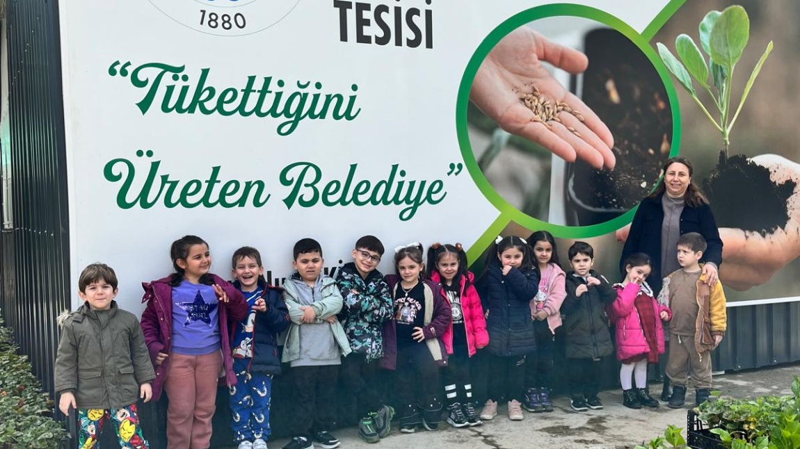 Okulumuz Anasınıfı Öğrencileri Belediyemiz Bitki Üretim Tesislerini Gezdi
